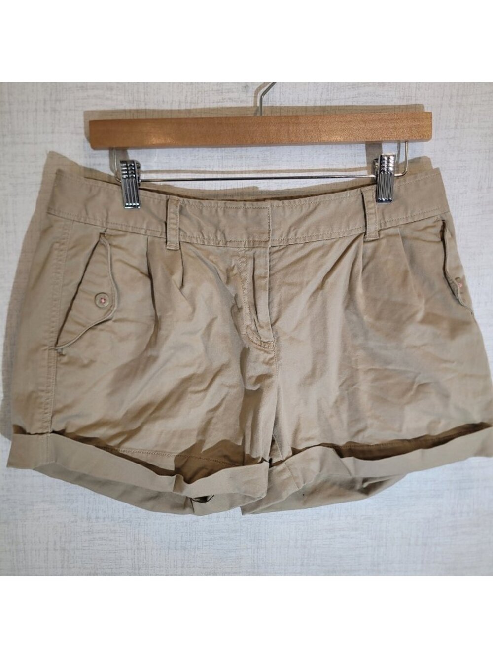 Vineyard Vines Khaki Shorts Womens 10 Brown Cuffed Pleated Pockets Chino Casual